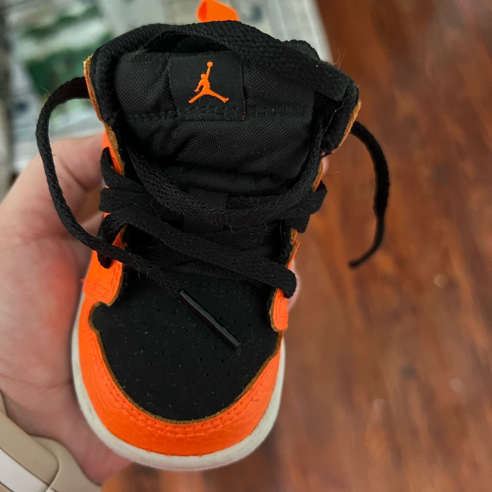 Nike- Jordan’s- size 4c